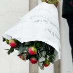 MF1025 - Букет из 9 коралловых пионов и эвкалипта фото №5 - moscowflorist.ru