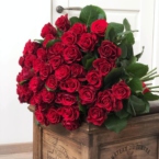 MF1027 - Букет из 45 красных роз картинка №1 - moscowflorist.ru MF1027 - Букет из 45 красных роз фото №1 - moscowflorist.ru