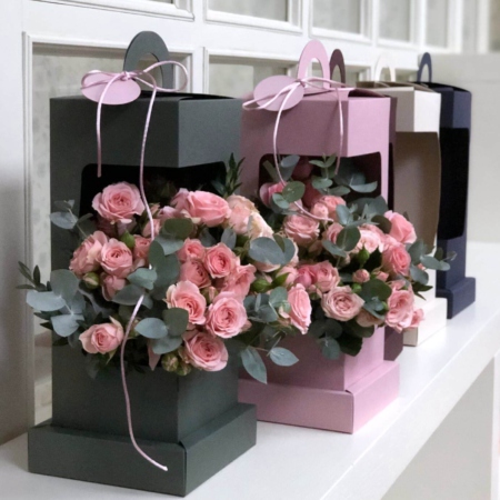 MF5722 - Коробочка-фонарик с нежной кустовой розой - фото moscowflorist.ru