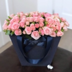 MF0721 - Синяя цветочная сумка с кустовой розой картинка №3 - moscowflorist.ru MF0721 - Синяя цветочная сумка с кустовой розой фото №3 - moscowflorist.ru