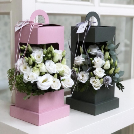 MF5731 - Фирменный фонарик с эустомой - фото moscowflorist.ru