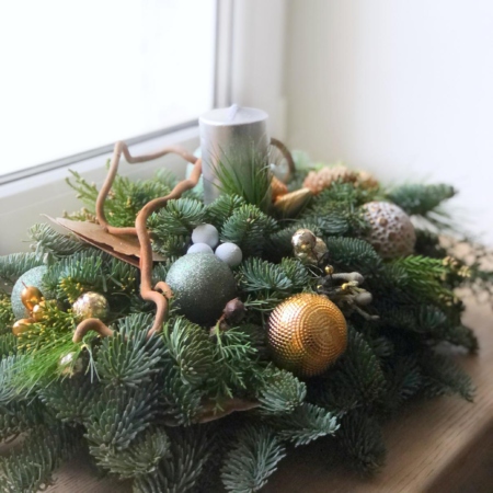 MF3030 - Большая настольная новогодняя композиция со свечой - фото moscowflorist.ru