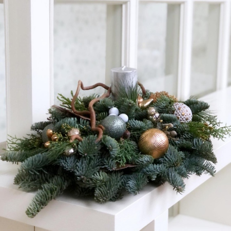 MF3030 - Большая настольная новогодняя композиция со свечой - фото moscowflorist.ru