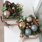 MF5324 - Подарочная новогодняя коробка с елью и шарами фото №5 - moscowflorist.ru