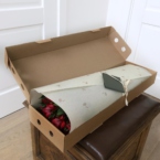 MF5537 - Фирменный кейс с красной альстромерией (9 шт.) картинка №3 - moscowflorist.ru MF5537 - Фирменный кейс с красной альстромерией (9 шт.) фото №3 - moscowflorist.ru
