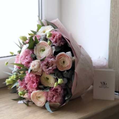 MF1082 - Пышный нежный красивый букет с ранункулюсами - фото moscowflorist.ru