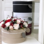 MF0836 - Шляпная коробка крафт с пионовидными розами картинка №4 - moscowflorist.ru MF0836 - Шляпная коробка крафт с пионовидными розами фото №4 - moscowflorist.ru