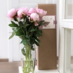 MF5557 - Горизонтальная коробка-футляр с 9 пионами картинка №2 - moscowflorist.ru MF5557 - Горизонтальная коробка-футляр с 9 пионами фото №2 - moscowflorist.ru