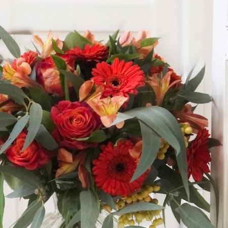 MF1113 - Рыжий сборный букет с герберами и розами - фото moscowflorist.ru