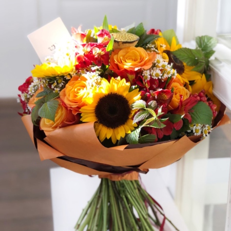 MF1121 - Большой букет с подсолнухами и розами - фото moscowflorist.ru