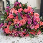 MF1122 - Большой яркий букет с пионовидными розами картинка №1 - moscowflorist.ru MF1122 - Большой яркий букет с пионовидными розами фото №1 - moscowflorist.ru