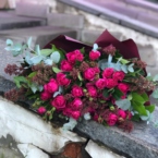 MF1125 - Яркий букет из кустовых пионовидных роз фото №7 - moscowflorist.ru