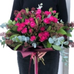 MF1125 - Яркий букет из кустовых пионовидных роз фото №5 - moscowflorist.ru