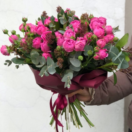 MF1125 - Яркий букет из кустовых пионовидных роз - фото moscowflorist.ru
