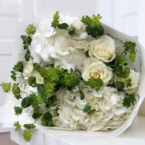 MF1128 - Белый букет из роз и гортензий фото №3 - moscowflorist.ru