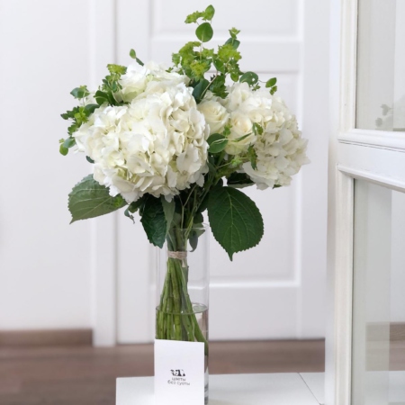 MF1128 - Белый букет из роз и гортензий - фото moscowflorist.ru