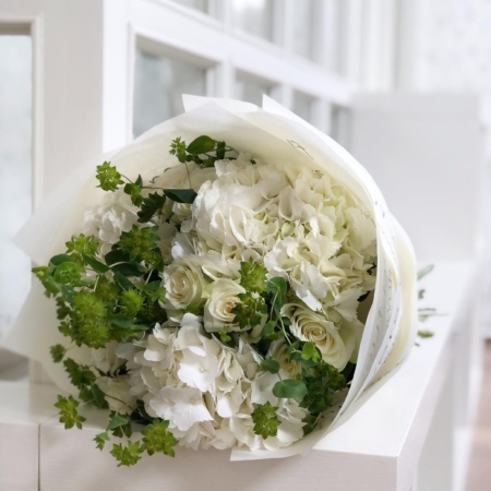 MF1128 - Белый букет из роз и гортензий - фото moscowflorist.ru