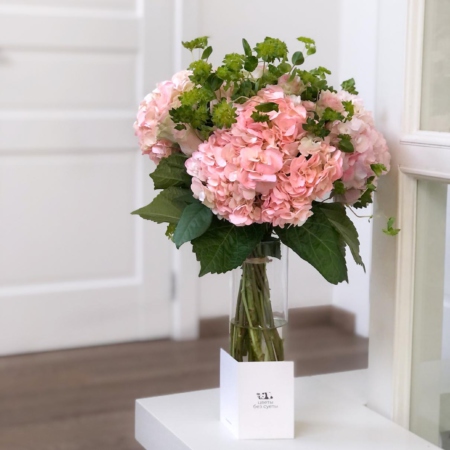 MF1130 - Букет с розовыми розами и гортензиями - фото moscowflorist.ru