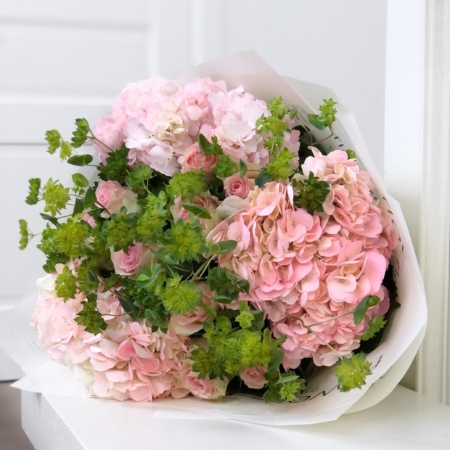 MF1130 - Букет с розовыми розами и гортензиями - фото moscowflorist.ru