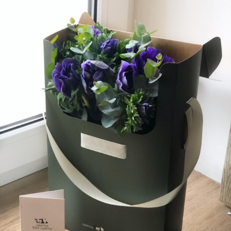 MF5123 - IQ коробка размер M с 9 анемонами и эвкалиптом - фото moscowflorist.ru