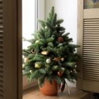 MF3035 - Елочка из натуральной хвои в золотом цвете фото №1 - moscowflorist.ru