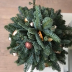 MF3035 - Елочка из натуральной хвои в золотом цвете фото №3 - moscowflorist.ru