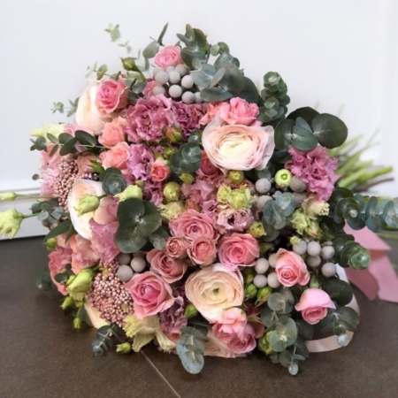 MF1135 - Нежный букет с ранункулюсами и эустомой - фото moscowflorist.ru