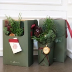 MF5128 - IQ коробка размер M  с новогодним букетом фото №4 - moscowflorist.ru