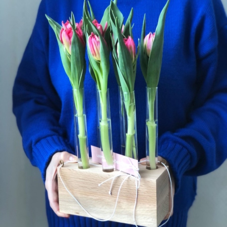 MF5130 - Серия Алхимия с тюльпанами в IQ коробке (цвет в асс.) - фото moscowflorist.ru