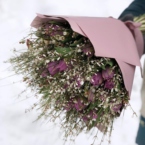 k1138 - Букет из 35 тюльпанов и генисты (от 5 шт.) фото №3 - moscowflorist.ru