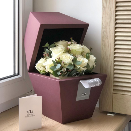k8102 - Серия коробок Panda Bowl с белыми розами (от 5 шт.) - фото moscowflorist.ru