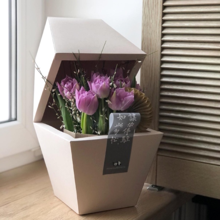 k8104 - Серия коробок Panda Bowl с тюльпанами в асс. (от 5 шт.) - фото moscowflorist.ru