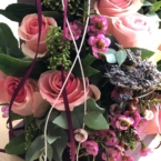MF5748 - Цветочный фонарик с розовыми розами в асс. картинка №3 - moscowflorist.ru MF5748 - Цветочный фонарик с розовыми розами в асс. фото №3 - moscowflorist.ru