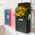 MF5131 - IQ коробка размер M с ароматной мимозой фото №4 - moscowflorist.ru