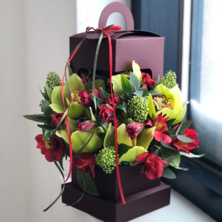 MF5749 - Цветочный фонарик с орхидеями  - фото moscowflorist.ru
