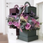 MF5751 - Коробочка-фонарик с сиреневой розой картинка №1 - moscowflorist.ru MF5751 - Коробочка-фонарик с сиреневой розой фото №1 - moscowflorist.ru
