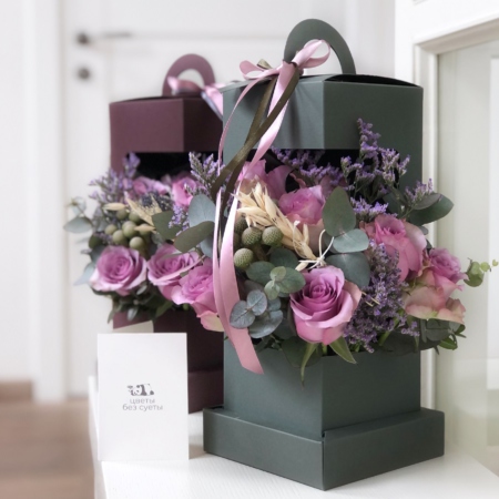 MF5751 - Коробочка-фонарик с сиреневой розой - фото moscowflorist.ru