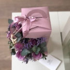 MF5752 - Розовый цветочный фонарик с сиреневой розой картинка №3 - moscowflorist.ru MF5752 - Розовый цветочный фонарик с сиреневой розой фото №3 - moscowflorist.ru