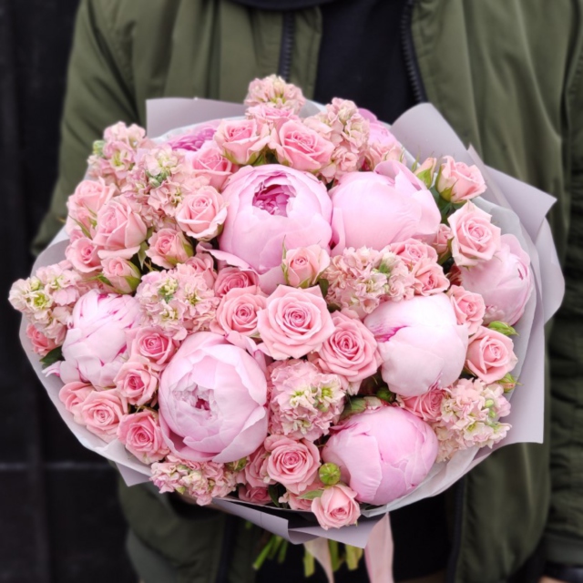 MF1151 - Букет с розовыми пионами фото - moscowflorist.ru