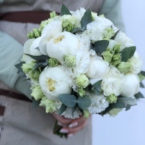 MF2034 - Круглый свадебный букет с белыми пионами картинка №1 - moscowflorist.ru MF2034 - Круглый свадебный букет с белыми пионами фото №1 - moscowflorist.ru