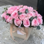 MF7727 - Фирменная сумка с роскошными пионовидными розами картинка №4 - moscowflorist.ru MF7727 - Фирменная сумка с роскошными пионовидными розами фото №4 - moscowflorist.ru