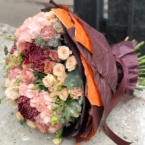 MF1165 - Букет в кофейной гамме с гортензиями и розами фото №2 - moscowflorist.ru