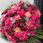 MF1167 - Ярко-розовый букет с пионами и розами картинка №1 - moscowflorist.ru MF1167 - Ярко-розовый букет с пионами и розами фото №1 - moscowflorist.ru