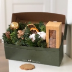 MF5223 - Цветочный чемоданчик с праздничным декором Nature фото №2 - moscowflorist.ru