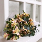 MF1175 - Летящий букет из сезонной альстромерии (в асс) картинка №5 - moscowflorist.ru MF1175 - Летящий букет из сезонной альстромерии (в асс) фото №5 - moscowflorist.ru