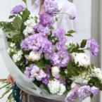 MF1182 - Бело-сиреневый букет с пионами картинка №1 - moscowflorist.ru MF1182 - Бело-сиреневый букет с пионами фото №1 - moscowflorist.ru