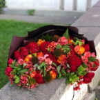 MF1189 - Яркий красный раскидистый букет с розами и ягодами картинка №3 - moscowflorist.ru MF1189 - Яркий красный раскидистый букет с розами и ягодами фото №3 - moscowflorist.ru