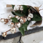 MF1306 - Интерьерный букет их веток хлопка и зелени фото №3 - moscowflorist.ru