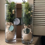 MF5859 - Новогодняя композиция в вазе (продажа от 2 шт.) фото №1 - moscowflorist.ru