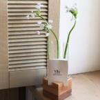 MF5182 - Подставка под телефон с аллиумом. Серия Алхимия.  фото №3 - moscowflorist.ru